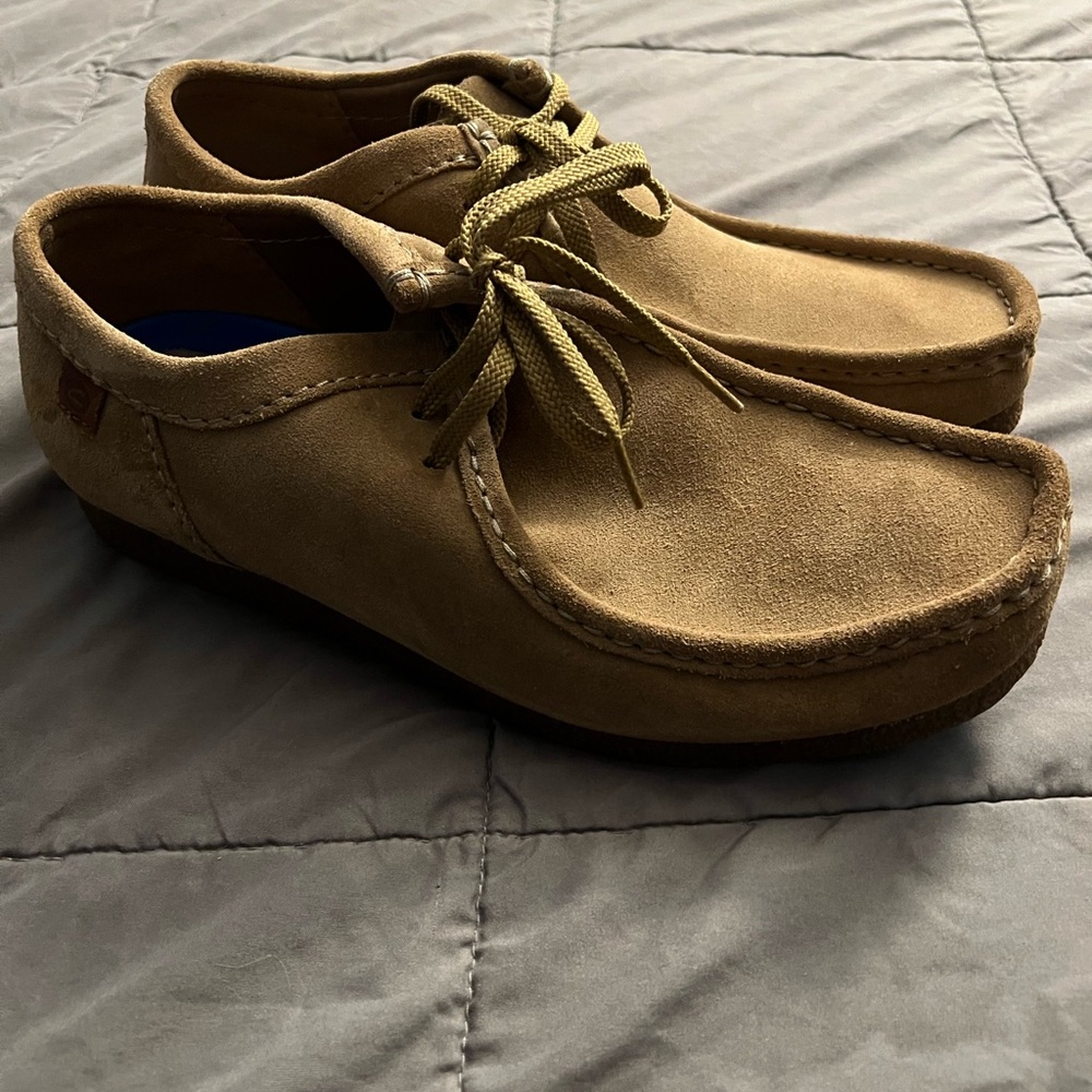 Men's Clarks Tan Suede Chukkas